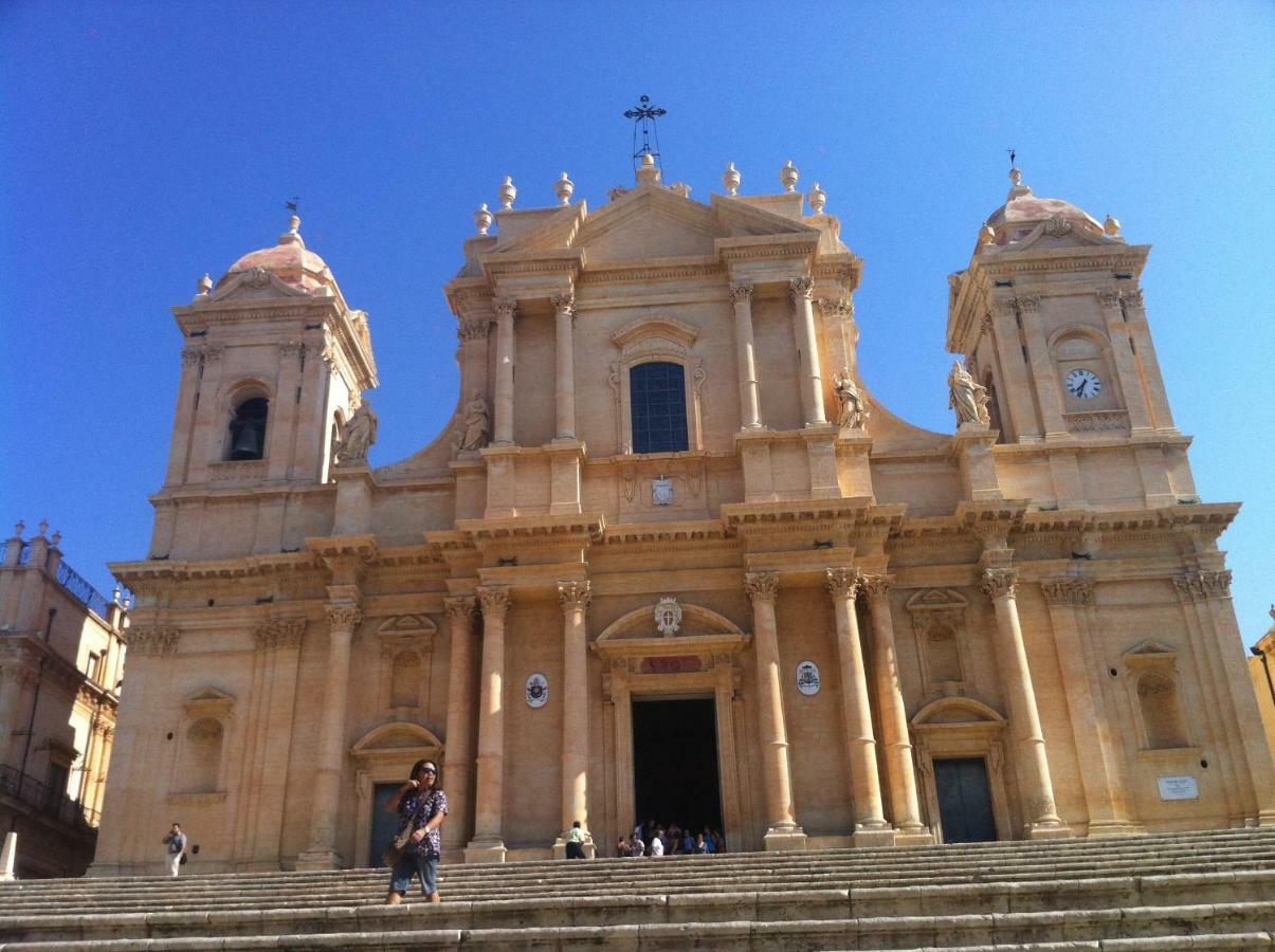 At First Sight * Noto