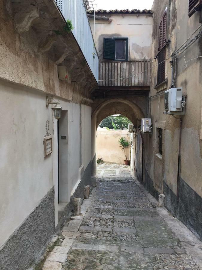 At First Sight * Noto