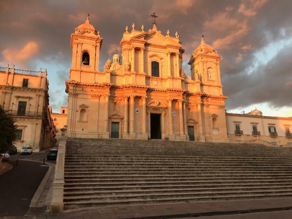 At First Sight Noto